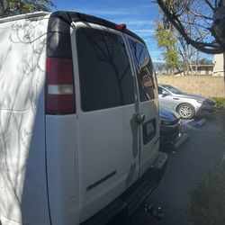 2005 2500 express van