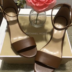 Brand New! In Box! Michael Kors® Lena Flex Mid heeled sandal. Size 8