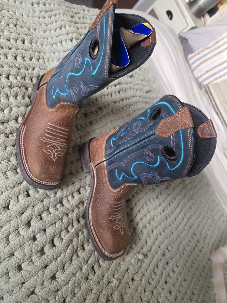 Woman Boots Size 7 