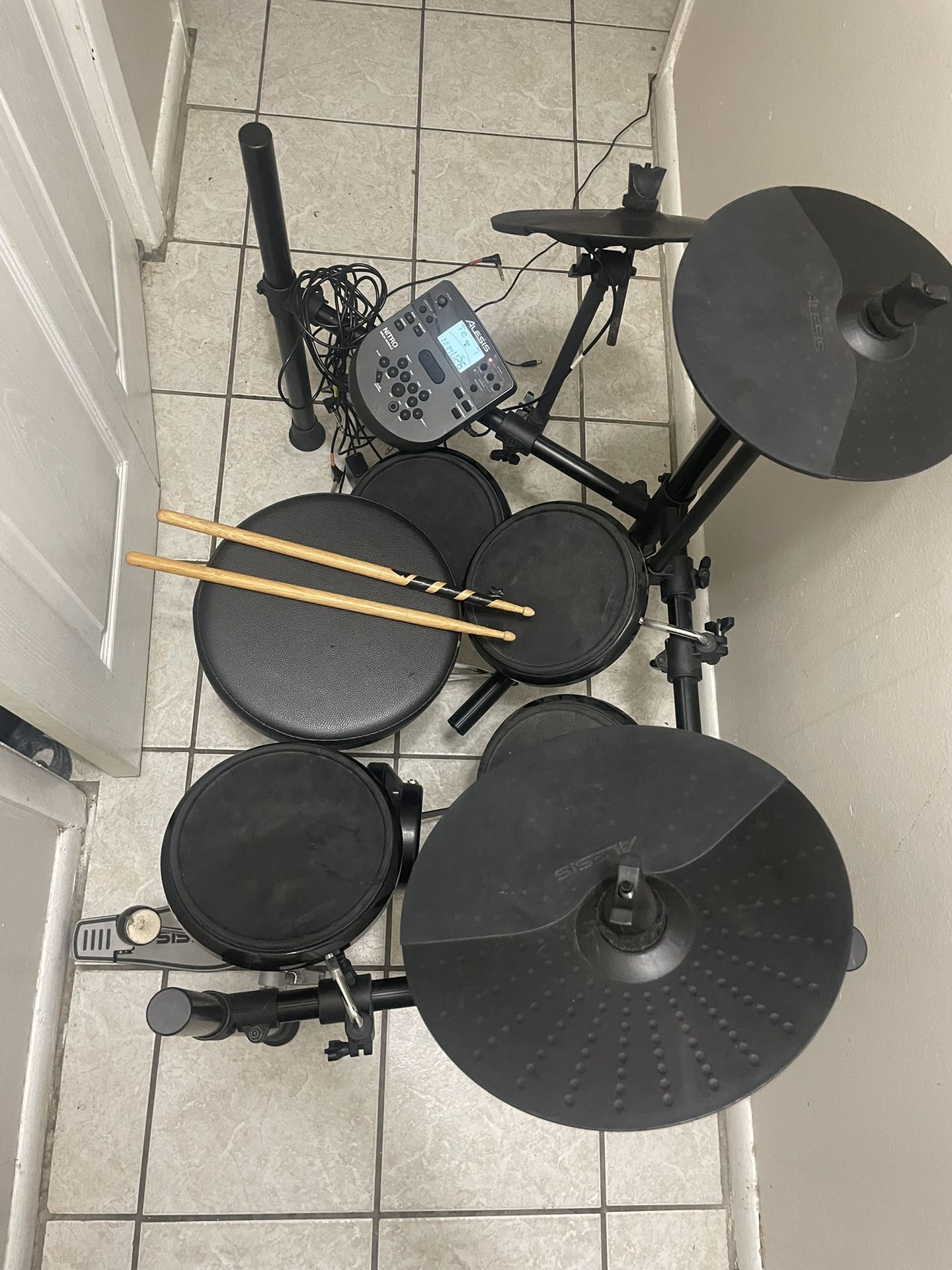 Alesis DM7X Nitro Drum Set Kit & Drum Stool