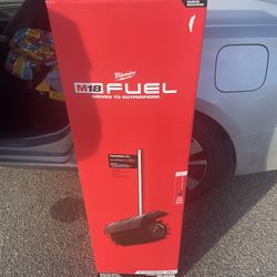 Milwaukee M18 Rubber Broom Attachment 49-16-2740