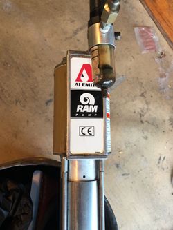 Alemite low pressure transfer pump