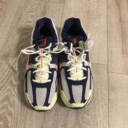 BRAND NEW NIKE VOMERO 5 SIZE 11.5 