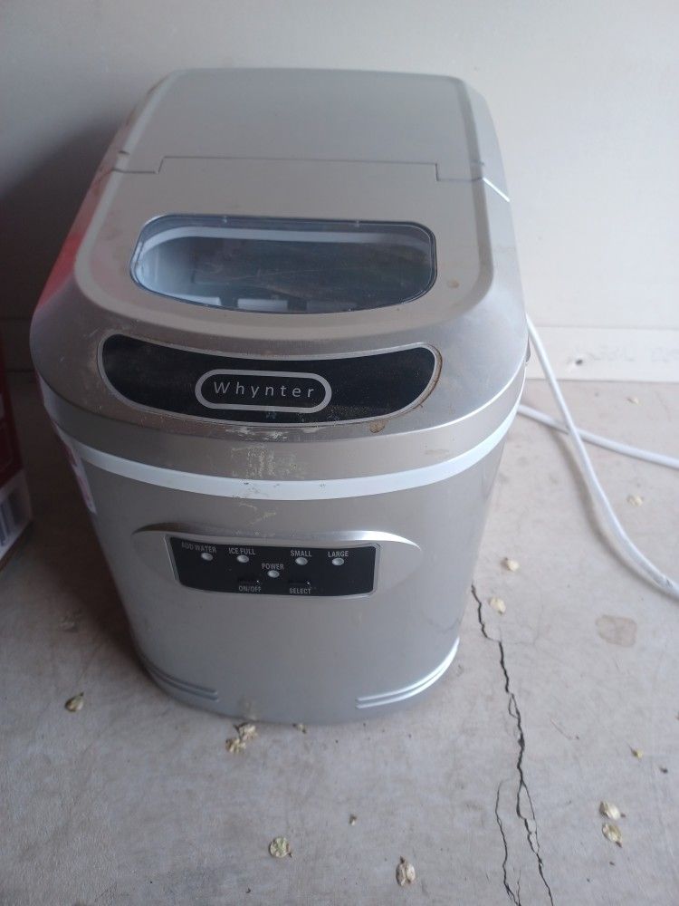 Portable, Plug In Ice Maker