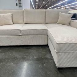 New Sleeper Sectional Couch / Free Delivery 