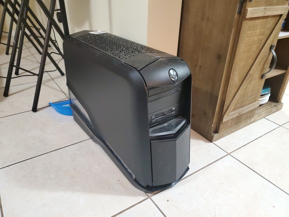 Alienware Aurora R3 (Needs RAM)