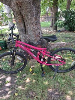 Lady's 24" mountain bike 🚵‍♀️