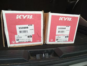KYB Front Struts 