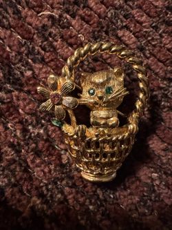 Vintage Trifari Trembler Cat Brooch, 1980's