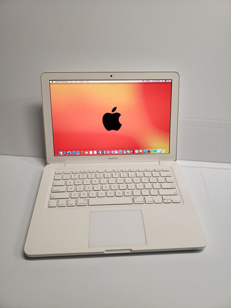 Apple Macbook Unibody Laptop in very good condition 128 gb hd and 8 gb Ram