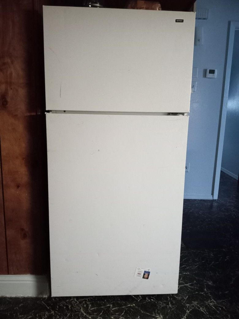 Refrigerator 