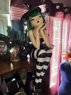 NWT Viral Green Hair Witch Large Figure