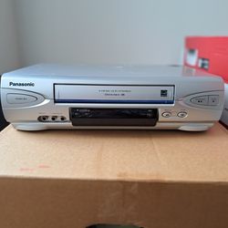 Panasonic PV-4524S VHS Player with Remote Thumbnail