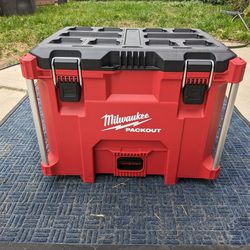 Milwaukee Packout (XL Tool Box)