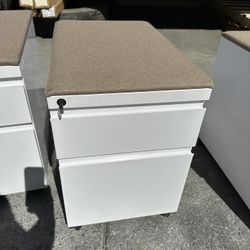 Mobile File Cabinets 