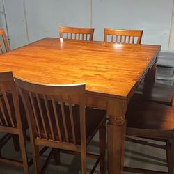 Dinning Room Table And Chairs 