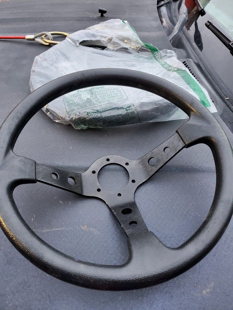 Steering Wheel And Streering Wheel Cover