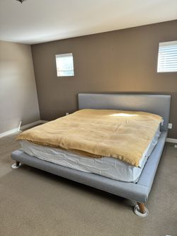 Moving sell. King bed with metress