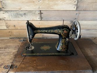 Vintage singer sewing machine 1925