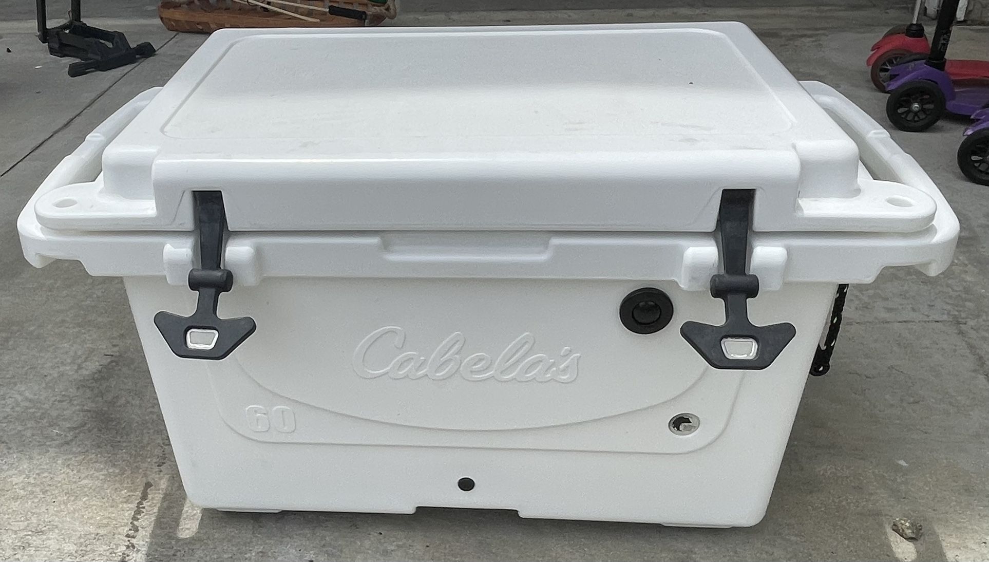 Cabela's Polar Cap Equalizer 60-Quart Cooler