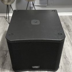QSC KW181 Power Subwoofer With QSC Original Cover 