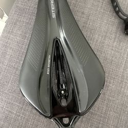 Amazing Bicycle Seat! Specialized Body Geometry Sitero Carbon Rail Triathlon Saddle