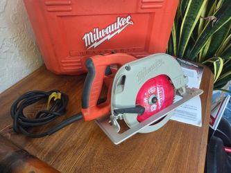 Milwaukee heavy duty 7 1/4 circular saw tilt lock, 15 amp, model 6390 skilsaw