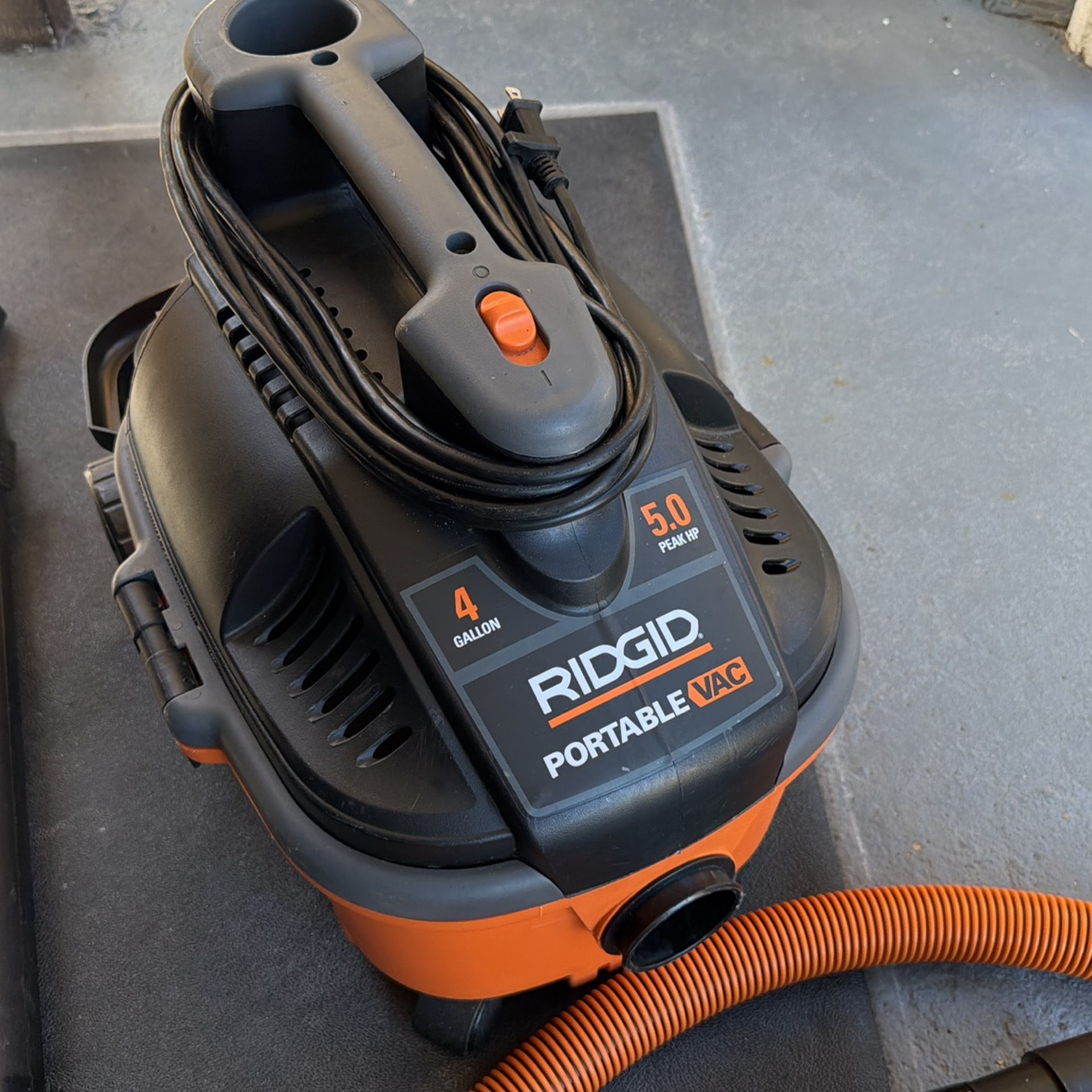 LIKE NEW RIDGID Portable Shop Vac Vacuum 4 Gallon 5.0 Peak HP Wet/Dry Upgraded Detailing Hose Kit