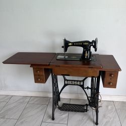 Vintage Singer Seeing Machine