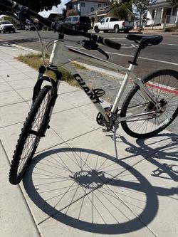 Bike giant roam 1