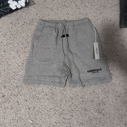 Essentials Shorts 