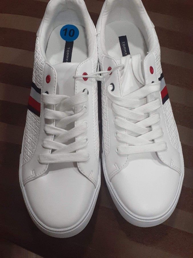 SE VENDE TDO ES NUEVO ORIGINAL Y PRECIO NEGOCIABLE PREGUNTAR SE LEVANTA EN PALMVIEW