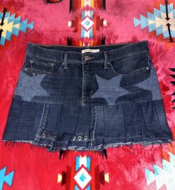 Custom Levi’s Jeans-to-Skirt Denim Mini – Size 31