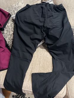 Women’s scrubs Cherokee.