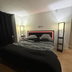 King size bedroom set in excellent condition.