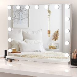 FENCHILIN 24in W X 19in T Makeup Mirror with Lights 