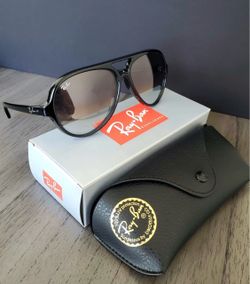 New RayBans - Box, Pouch Cloth All Included