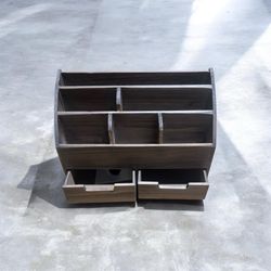 Desk organizer