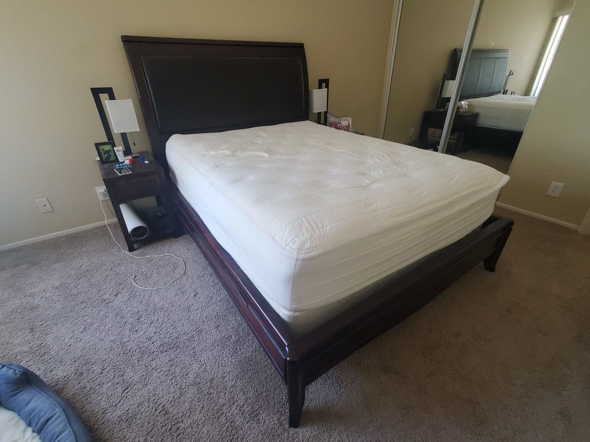 Queen Size Bedroom Set