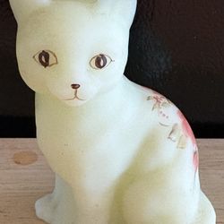 Vintage Fenton custard glass cat figurine