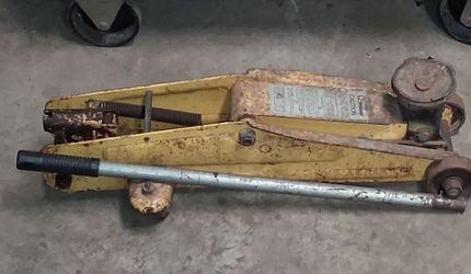 Jack stands and floor jacks