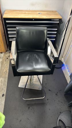 BARBER CHAIR