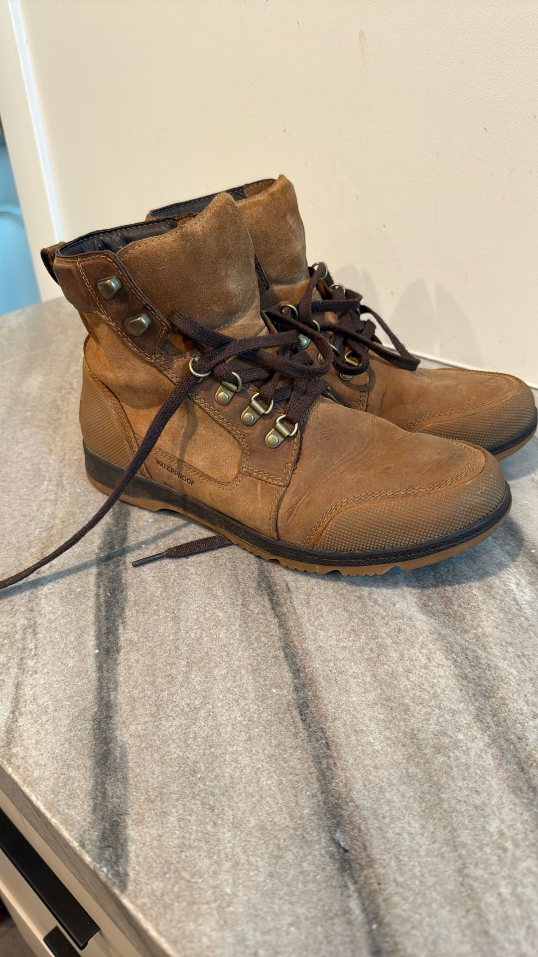 Sorel men's boot Ankeny II mid boot size 10