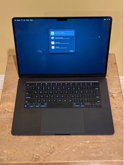 2023 MacBook Air 15 M2 8GB 512GB Midnight (screen mark inside and dented on bottom)