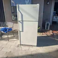 Refrigerator Kitchen Aid