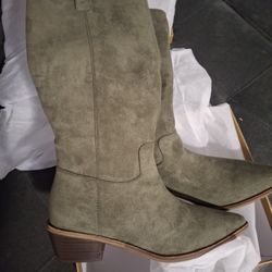 New LEHOOR  BOOTS SIZE 7.5  WOMEN'S 