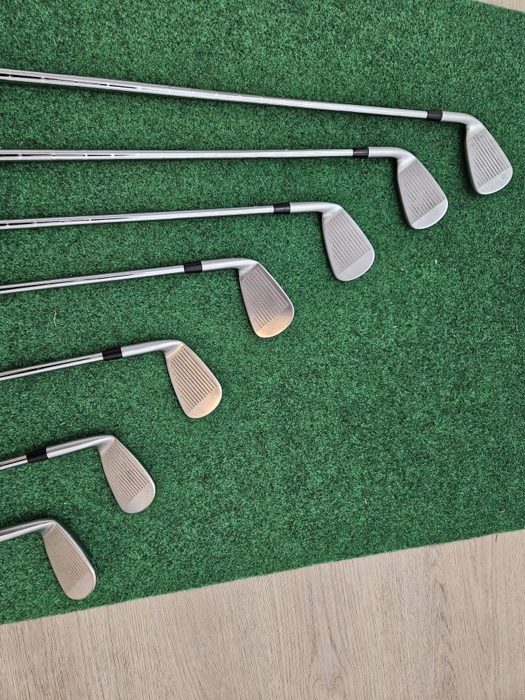 Mizuno JPX 919 and 921 Hot Metal Combo Iron Set for Sale in Kent, WA