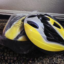 Fnyoxu Bike Helmet for Adult Men and Women,Ages 14 and Up with Suggested Fit 58 to 62cm/22.8 to 24.4Inch,Lightweight with Adjustable Side and Chin Str