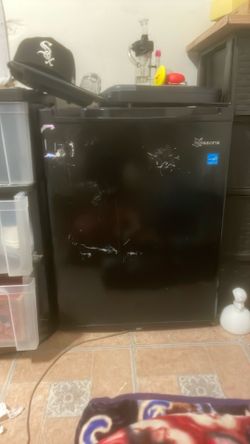 Mini fridge