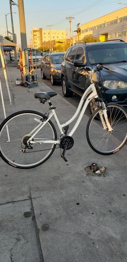 Schwinn Hybrid Bike